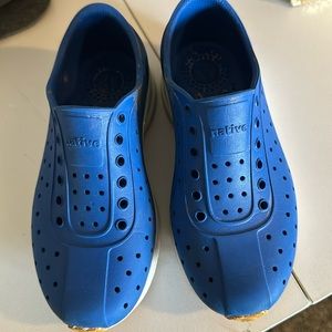Native Robbie Blue C13 Shoes. Good condition. Still lots of life left in them!